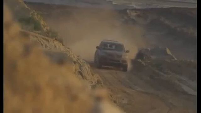 VW Touareg (2002-2006) offroading with Jutta Kleinschmidt смотреть онлайн