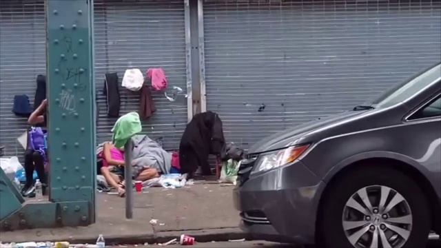 Kensington USA (нарики и бездомные) Человек и кошка Ноль.mp4 смотреть онлайн