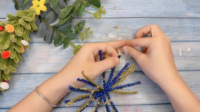 DIY Snowflakes From chenille wire - Christmas Snowflakes Craft ideas - Christmas Ornaments DIY смотреть онлайн
