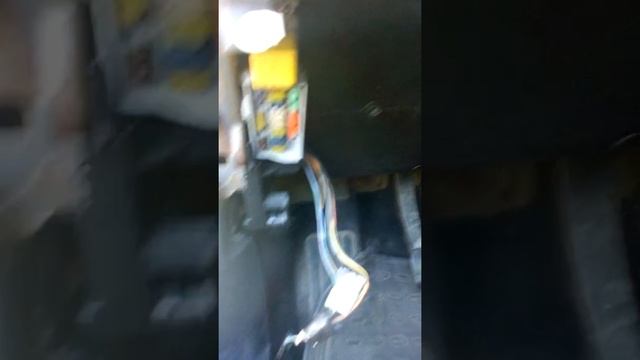 Рено Меган. Замен тросика капота смотреть онлайн