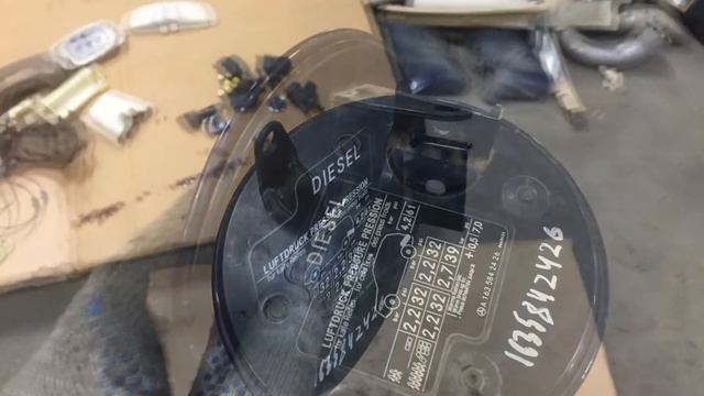 Лючок бензобака Мерседес 163 МЛ A1637500106, 1637500106 смотреть онлайн