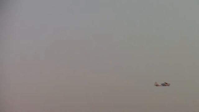 Радиоуправляемый самолет Амфибия - взлет с воды смотреть онлайн