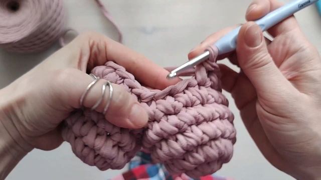 Сердечко крючком из трикотажной пряжи I Сrochet heart with t-shirt yarn смотреть онлайн