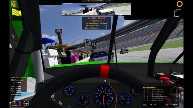 iRacing : Que aterriza encima de mí (NASCAR Trucks - Texas) смотреть онлайн