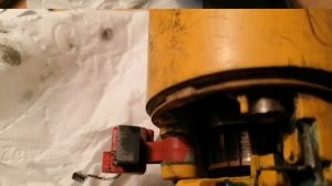 Болгарка DeWalt - ремонт (замена щёток)