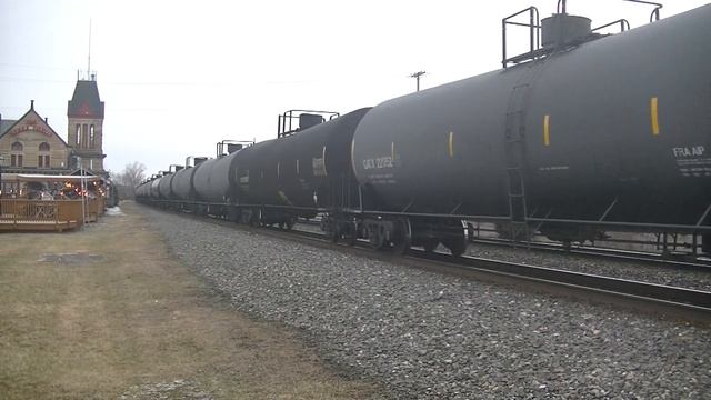 UP SD70ACe and CSX Rebuild SD70MAC Lead Loaded Ethanol Train смотреть онлайн