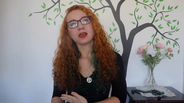 Why the Victorians etiquette about dresses is so ridiculous | Fashion history myth busting смотреть онлайн