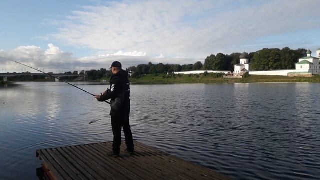 Рыбалка в Пскове, ловлю на тину?, 2021 г.#shorts смотреть онлайн