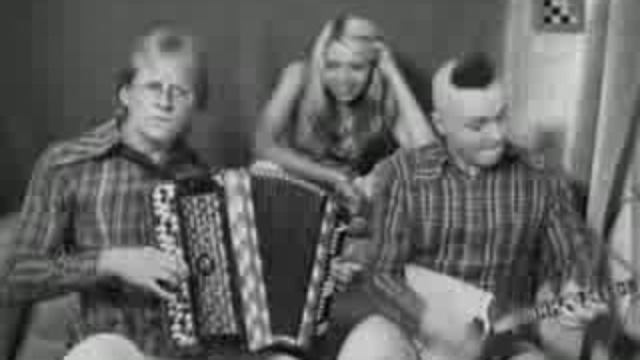 Люби меня по французски (стёб) смотреть онлайн