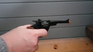 Пистолет с пистонами Распаковка Обзор и тест Toy Cap Gun Revolver Loud weapon Toy №2