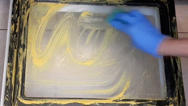 Как очистить СТЕКЛО ДУХОВКИ внутри от жира и копоти до блеска, простой домашний способ смотреть онлайн