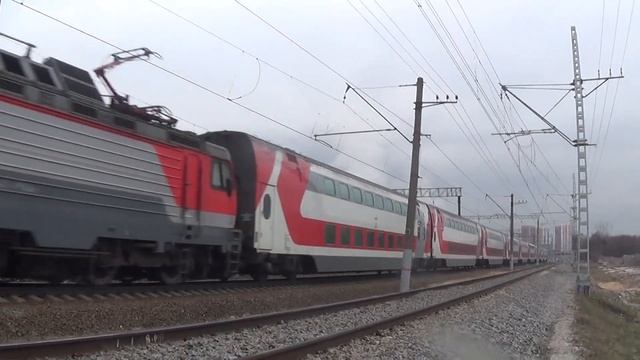 Электровоз ЭП20-074 со скорым двухэтажным поездом №739 Москва - Брянск смотреть онлайн