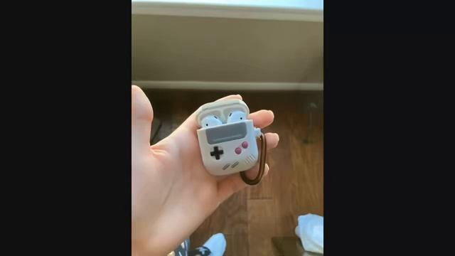 elago AW5 Compatible with AirPods Case 1 & 2, Classic Game Player Design Case with Keychain, Revie смотреть онлайн