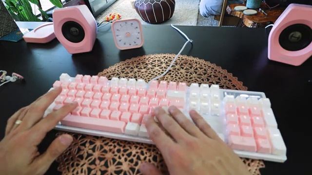 Surprising My Wife Her DREAM Desk Setup смотреть онлайн