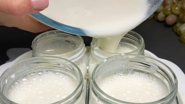 Fügen Sie einfach Joghurt zur Milch hinzu! Ich kaufe nicht mehr im Laden ein. Nur 3 Zutaten. смотреть онлайн
