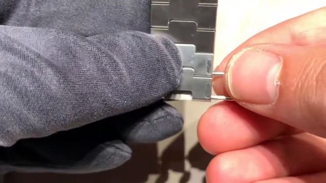 DIY How to adjust the CARTIER - Santos Bracelet in 2 Minutes 拆卡地亚山度士表带 смотреть онлайн