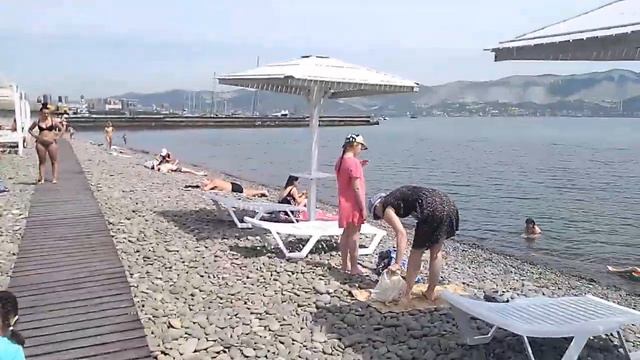 #новороссийск утренний море жара людей спасаются на море Пляж Малая Земля 9.06.2023. смотреть онлайн