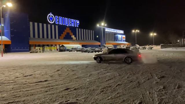 Drift Mercedes-Benz W211 E500 AMG смотреть онлайн