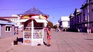 Не волнуйтесь, тетя, - дядя на работе...