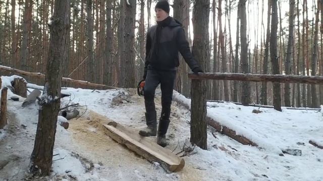КРЫША ДЛЯ ЗЕМЛЯНКИ!! САМОДЕЛЬНЫЕ ДОСКИ ИЗ СОСНЫ! ЗЕМЛЯНКУ. ЧАСТЬ 3 смотреть онлайн