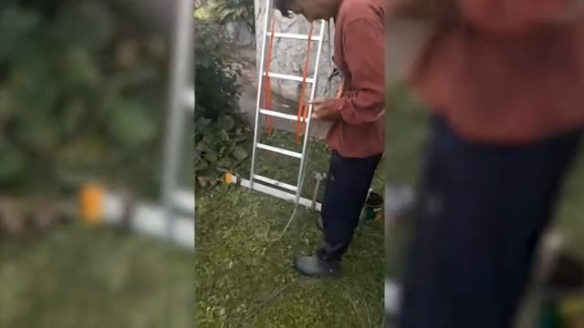 Спусковое страховочное устройство для работы на высоте. Чиним дом на высоте без лесов. смотреть онлайн