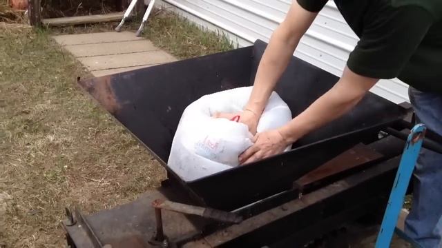 Can baler/Trash compactor смотреть онлайн