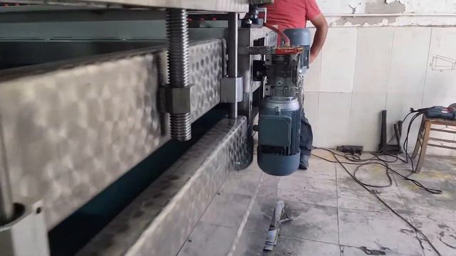 Автоматическая стирка ковров. Центрафуга для отжима ковров смотреть онлайн