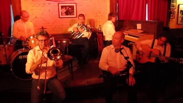 Moscow Ragtime Band - On the Sunny Side of the Street смотреть онлайн