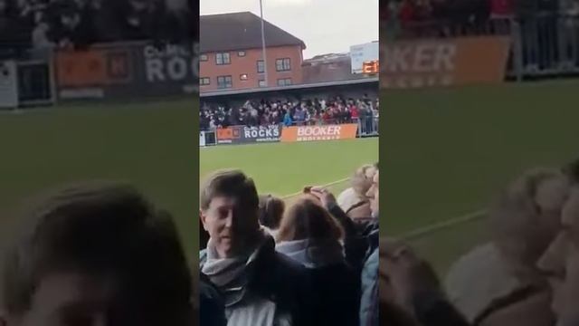 Bognor Regis Town Players run over and celebrate with the home fans. смотреть онлайн