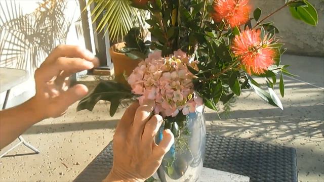 Heartwarming Hydrangeas Part 2: Hydrangea on metallic vase смотреть онлайн