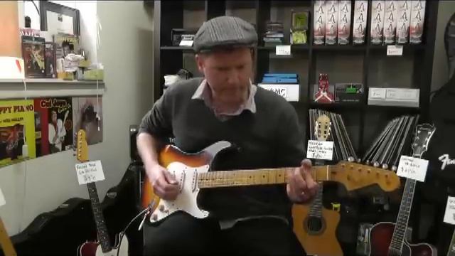 FENDER STRATOCASTER 1958 CUSTOM SHOP RELIC - Guitar Music смотреть онлайн