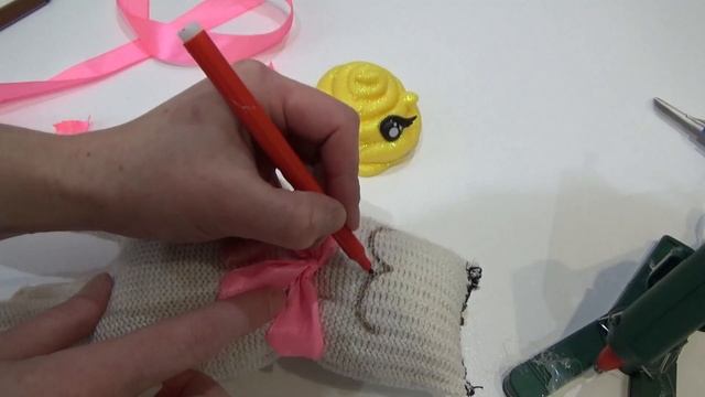 Игрушка для котенка Фокси из обычной перчатки за 5 минут. Лайфхаки для питомцев смотреть онлайн