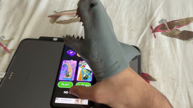 SB Movie: Shark Puppet plays Going Balls!