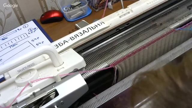 Вязание шапочки балаклавы "Мальвина с бантом" ✅Капор Капюшон с манишкой на вязальной машине смотреть онлайн