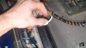 Моргает свет в салоне, не работают стеклоподъемники, утонул блок комфорта Volkswagen Passat B5.