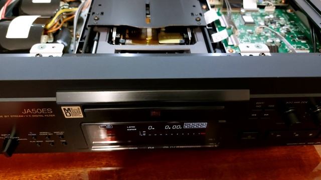 Мини-дисковая дека SONY JA50ES ремонт-замена пассика,демонстрация после замены. смотреть онлайн