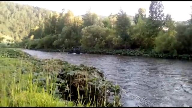 Вездеход SCOUT - PRO передвижение по небольшой реке. смотреть онлайн