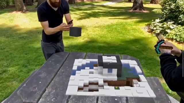 МАЙНКРАФТ В РЕАЛЬНОЙ ЖИЗНИ!? МНЕНИЕ ОБ ИГРЕ Minecraft Earth | MINECRAFT EARTH смотреть онлайн