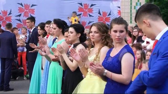 Подарок выпускникам. Березовка. Школа №3 смотреть онлайн