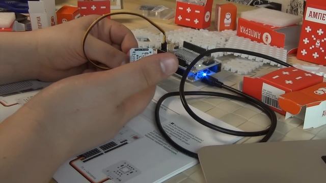 Электронный конструктор Йодо - Создай свой гаджет - Программируй - Амперка и Товарищ Сафронов смотреть онлайн