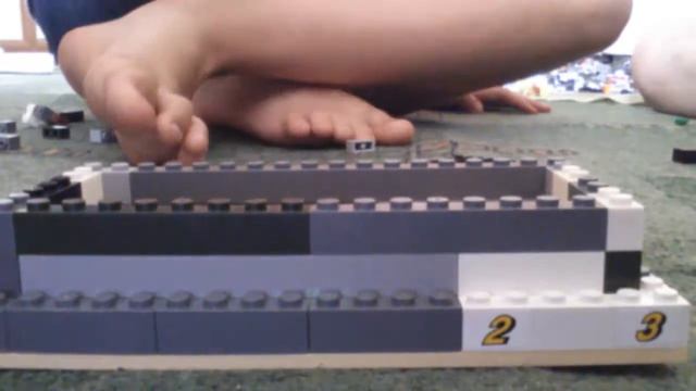 Как сделать из лего коробку для зарядок и наушников смотреть онлайн