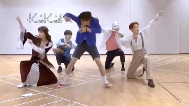 То, чего вы не замечали в NCT 127 'Regular' Dance Practice [Halloween Costume Ver.]
