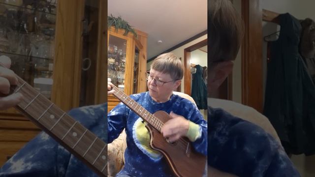 Walnut Baritone with Aspen stripe смотреть онлайн