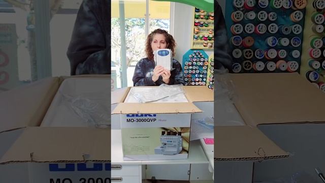JUKI MO 3000QVP Akane Unboxing смотреть онлайн