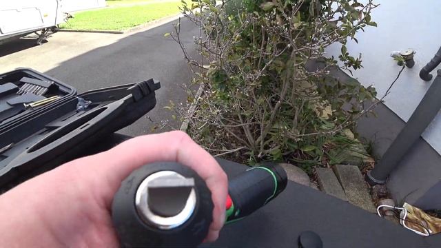 Замена лампочки ближнего и дальнего света на скутере на LED из Китая