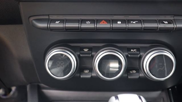 Renault ARKANA сравнила чем отличаются комплектации смотреть онлайн