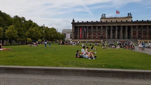 Lustgarten, Altes Museum, Berlin, 2019 смотреть онлайн