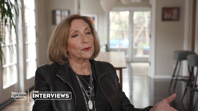 Director Lesli Linka Glatter on directing the presentation reel and pilot for "Gilmore Girls" смотреть онлайн