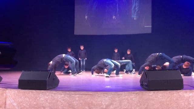 Танцы улиц первое выступление! смотреть онлайн