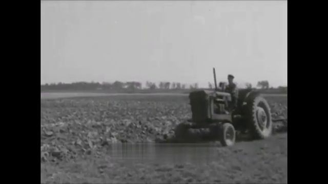 МТЗ-2 трактор. Пашет. (1960). смотреть онлайн